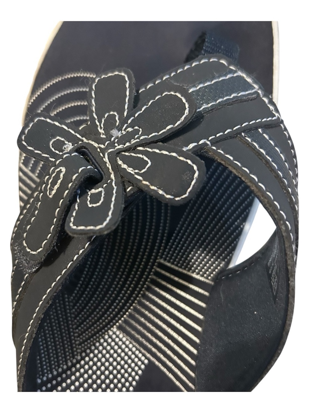 Clarks Cloudsteppers CushionSoft Flip Flops Navy Floral Comfort Sandals Size 10 - Picture 5 of 7